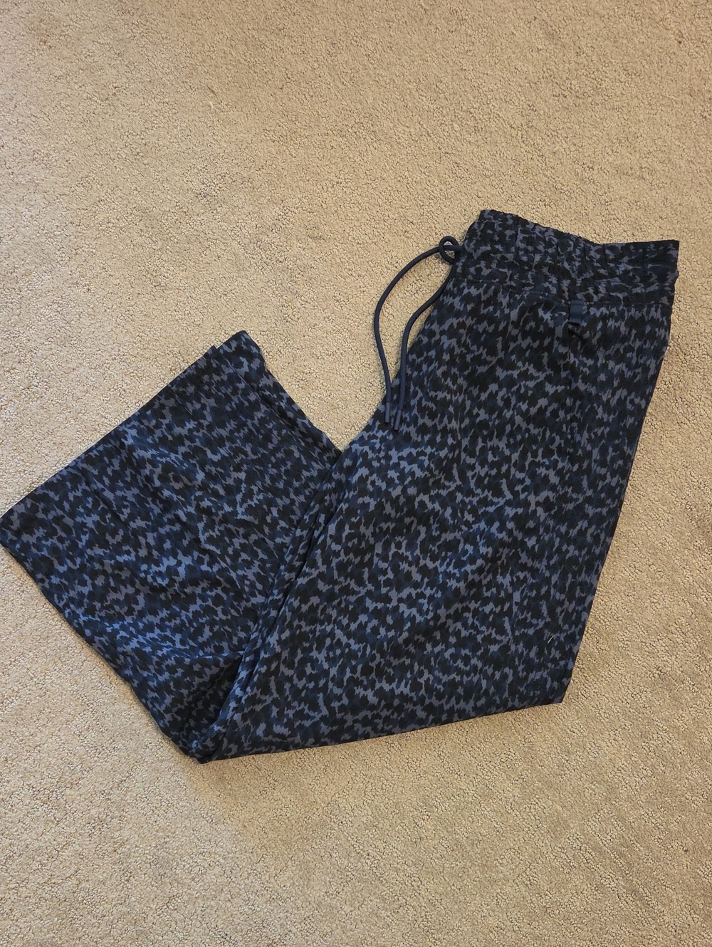 Athleta Navy and Black Print Wide Leg Crop Pants
